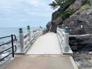 龍王岬